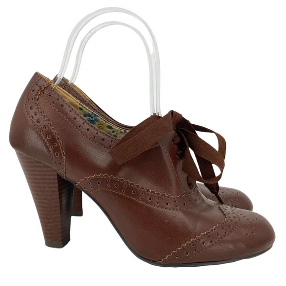 American Eagle Stacked Heel Wingtip Oxford Booties - Picture 1 of 12